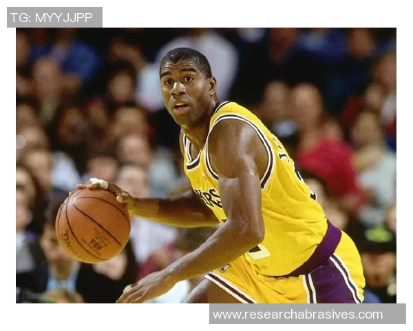 比尔拉塞尔如何成为篮球界的防守天王与传奇巨星的故事